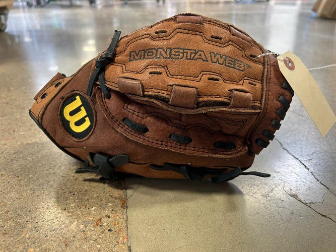 Brown Used Wilson A440 Fastpitch Right Hand Throw Softball Glove 11.5"