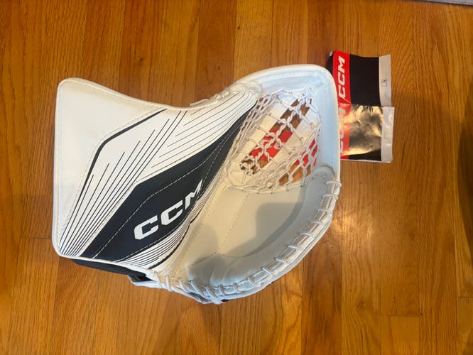 CCM Junior E Flex 6.5 Goalie Glove
