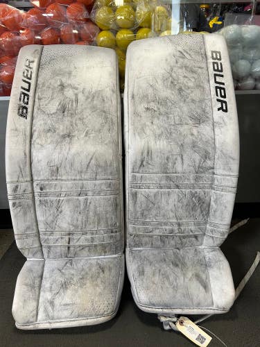 White Used Small Senior Bauer GSX Goalie Leg Pads