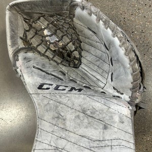 White Used Intermediate CCM E3.5 Goalie Glove