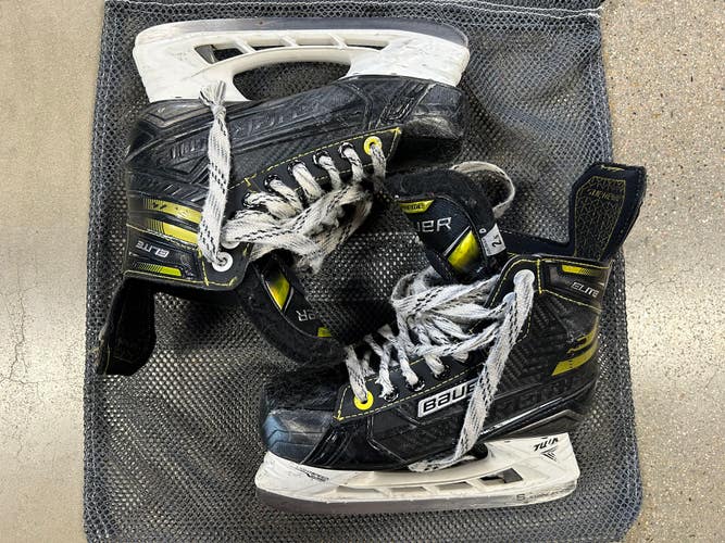 Used Junior Bauer Supreme Elite Hockey Skates Regular Width Size 2.5