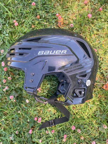 Black Used Medium Bauer Re-Akt 85 Helmet