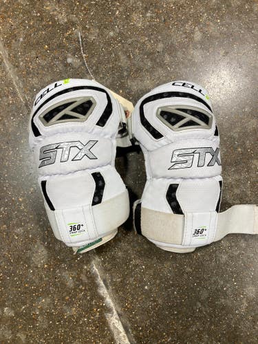 Used Medium STX Cell V Arm Pads