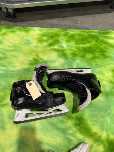 Used Senior Bauer Supreme S29 Hockey Goalie Skates Regular Width Size 4.5 (no laces)