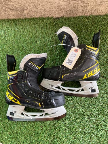 Used CCM Super Tacks 9380 Hockey Skates Regular Width Size 2.5 - Junior