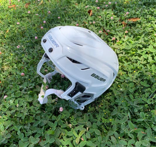 Used Small Bauer Hyperlite 2 Helmet