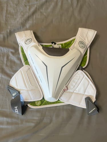 Maverik lacrosse shoulder pads