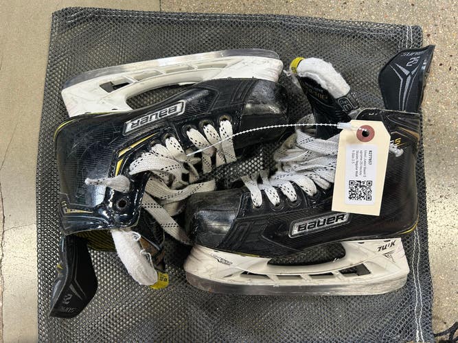 Used Junior Bauer Supreme 2S Hockey Skates Regular Width Size 3.5