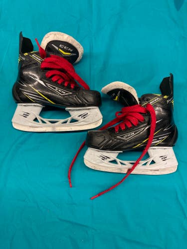 Used Junior CCM Tacks 3092 Hockey Skates Regular Width Size 2.5