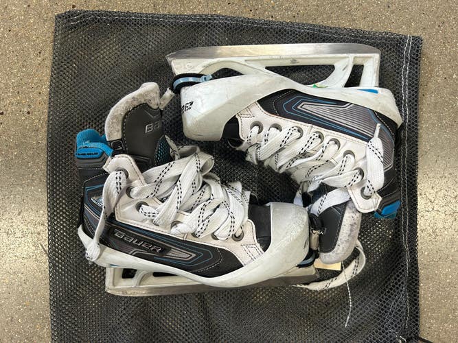 Used Junior Bauer Reactor 7000 Hockey Goalie Skates Regular Width Size 1.5