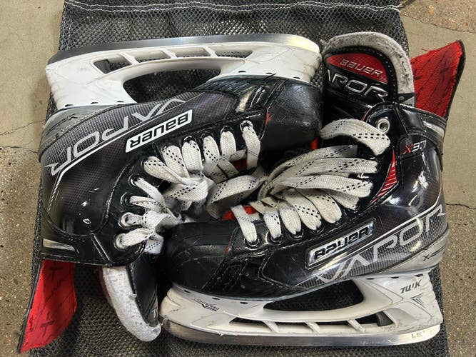 Used Intermediate Bauer Vapor X3.7 Hockey Skates Regular Width 6.5