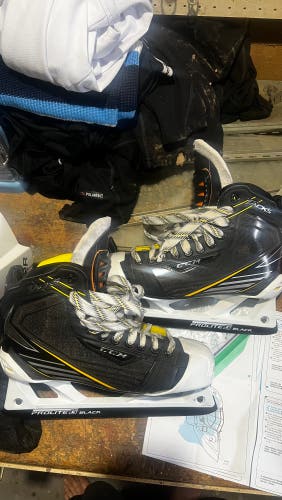 New Senior CCM   8.5 Tacks Hockey Goalie Skates