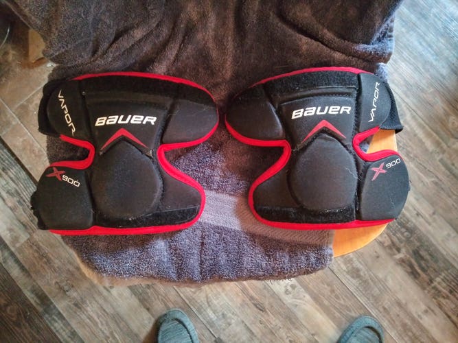 Used Bauer (youth) goalie knee pads