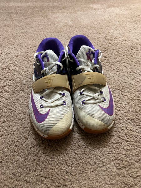 Used Size 6.5  Nike Kobe 8 Shoes