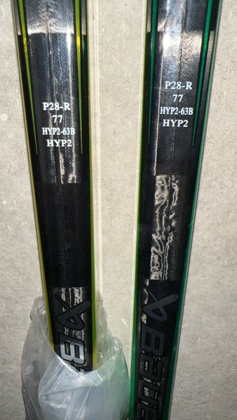 New Bauer Right Handed P28 Pro Stock Vapor Hyperlite 2 Hockey Stick