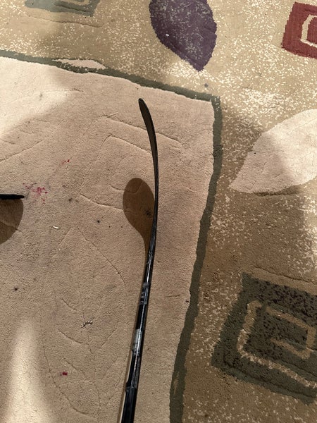 Used Bauer Right Handed P28 Pro Stock Vapor Hyperlite 2 Hockey Stick