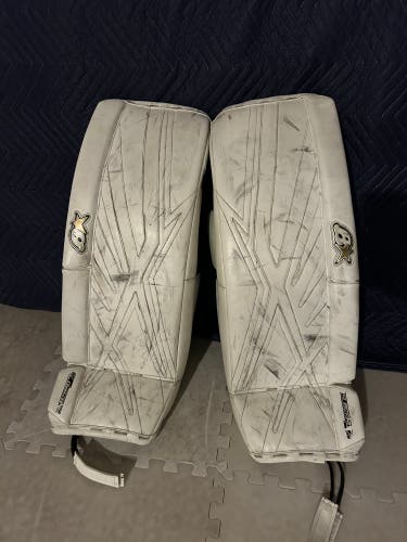 Used 29" Brian's Subzero 7.0 Goalie Leg Pads