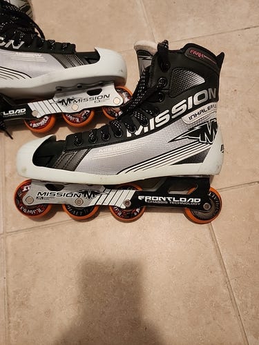 Used Senior Mission Inhaler FLS Inline Hockey Goalie Skates Regular Width Skate Size 8 / Shoe US9.5