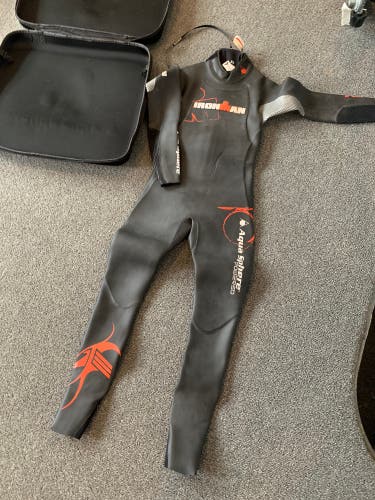 AQUA SPHERE Ironman Racer Triathlon Full Sleeve Wet Suit Size: XS With Case 121-139lbs