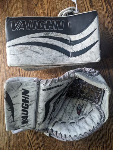 Vaughn Velocity V7 Glove & Blocker COMBO SET - Junior