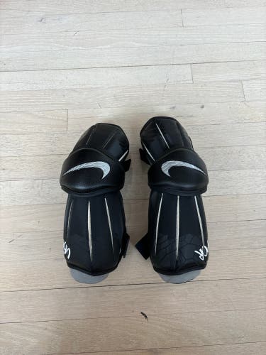 Nike vapor arm guards