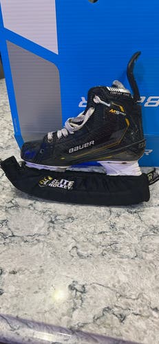 Used Bauer Supreme M5 Pro Hockey Skates Size 4