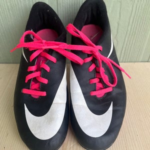 Used Nike Bravata 2Y Soccer Cleats A R3 S1 L1