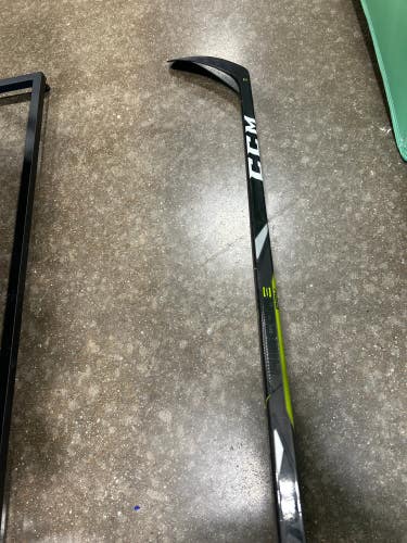 Used MINT CONDITION Youth CCM RibCor 65K Hockey Stick Right Handed P28