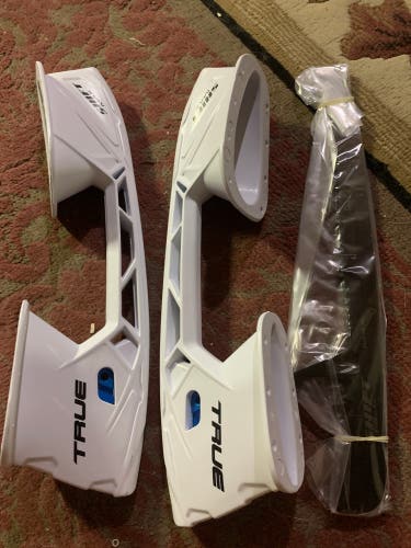 True skate holders with new blades