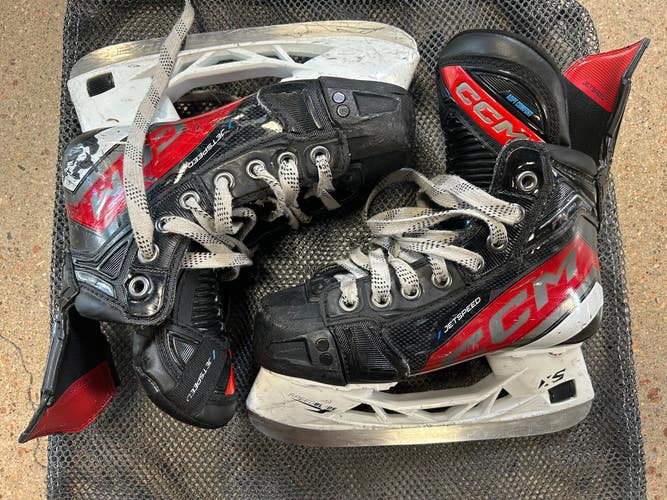 Used Junior CCM JetSpeed FT6 Pro Hockey Skates Regular Width Size 1