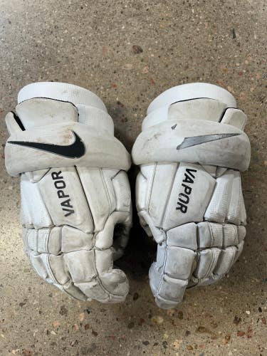 White Used Nike Vapor Lacrosse Gloves Medium