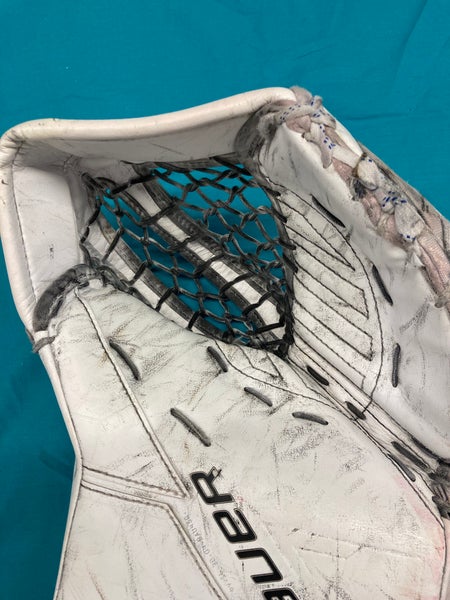 Bauer M5 Pro Goalie Glove | Senior Regular