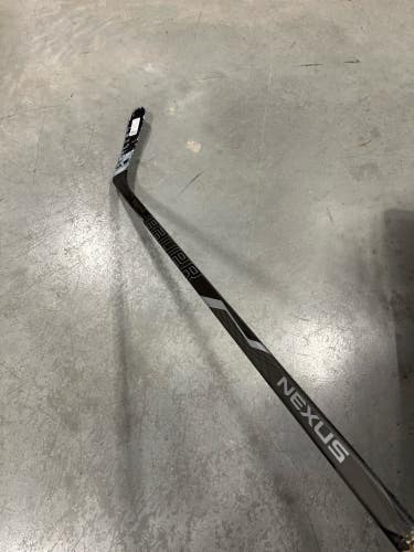 Used Junior Bauer Nexus 600 Hockey Stick Right Handed P92