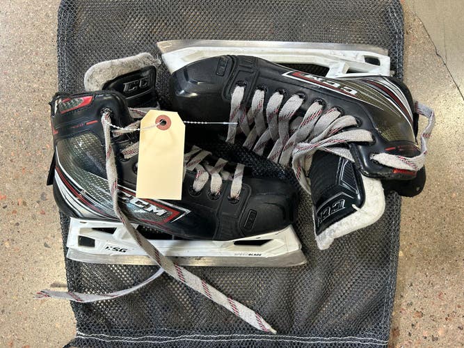 Used Intermediate CCM Jetspeed FT460 Hockey Goalie Skates Regular Width Size 5.5