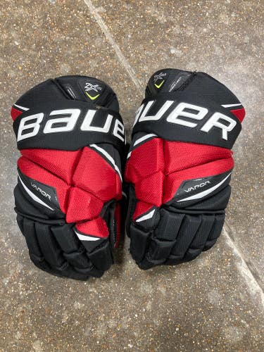 Used Senior Bauer Vapor 2X Pro Gloves 13"