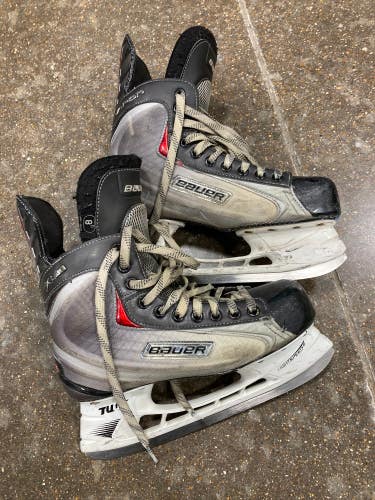 Used Senior Bauer Vapor x40 Hockey Skates Size 8