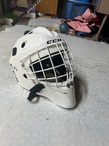 CCM 7000 Goalie Helmet (Senior) (Used)