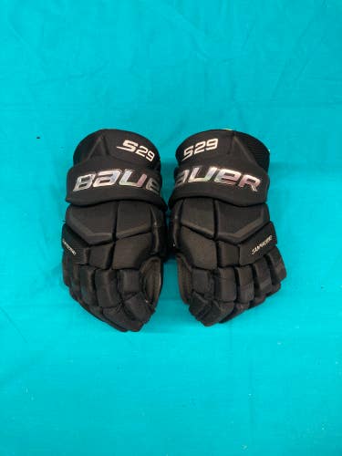 Black Used Junior Bauer Supreme S29 Gloves 12"