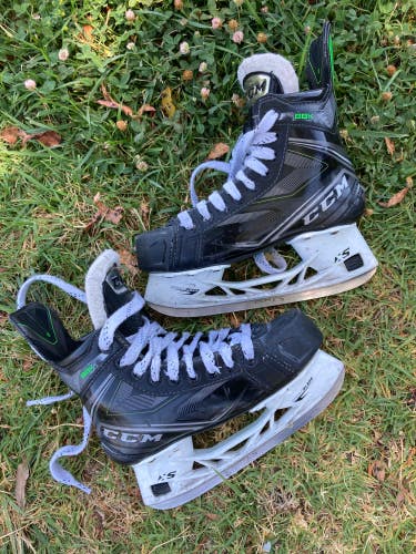 Used Junior CCM RibCor 88K Hockey Skates Regular Width Size 3.5