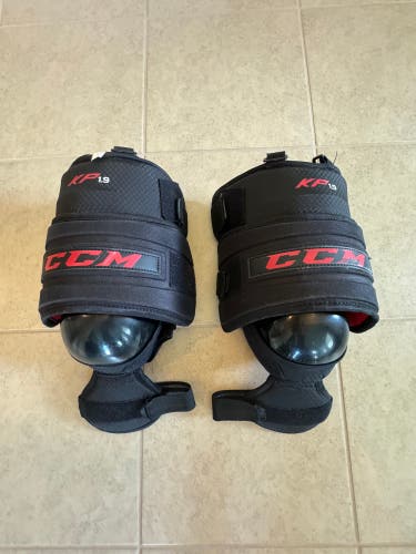 CCM KP 1.9 senior goalie knee pads