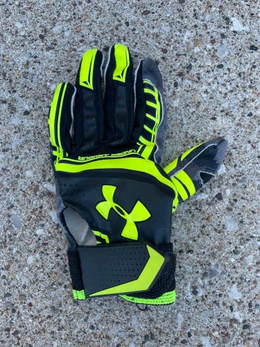 Under armour batting glove-X small Left Hand Only