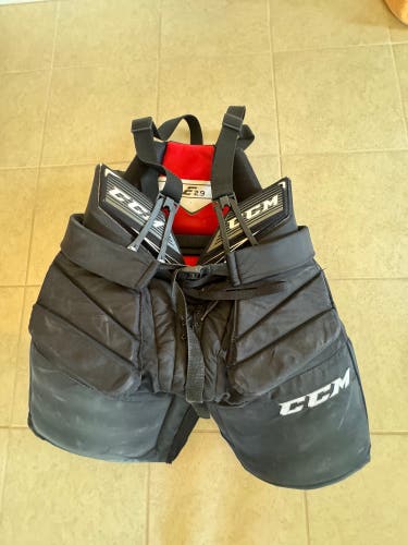 CCM E2.9 goalie pants senior small