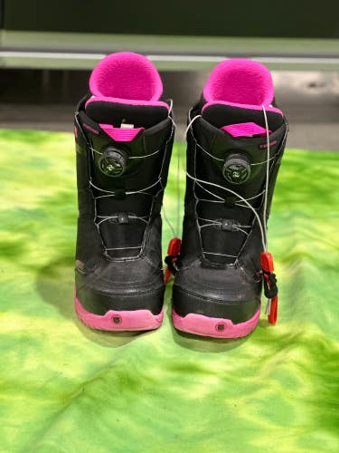 Used (Women's 8.0) Women's Burton Starstruck Snowboard Boots Soft Flex All Mountain