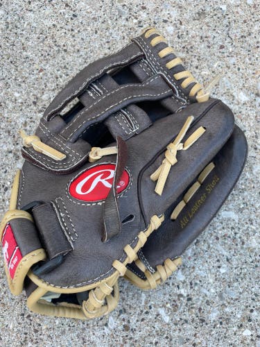 Used Right Hand Throw 11.5" Highlight Series Baseball Glove