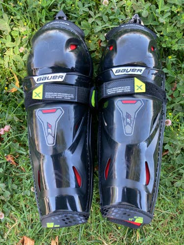 Used Junior Bauer Vapor 3X Shin Pads 11"