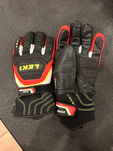 Like New Size 8 Leki Gloves