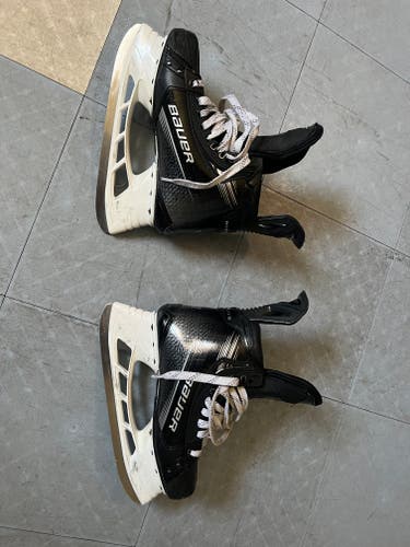 Intermediate Custom Bauer Vapor Hyperlite 2 Hockey Skates Size L:6 R:6.5 Fit 3