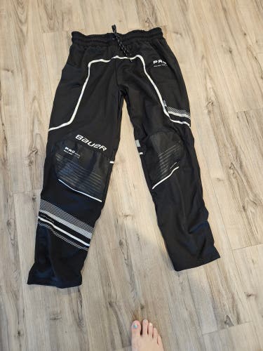 Medium Bauer Pro Inline Hockey Pants