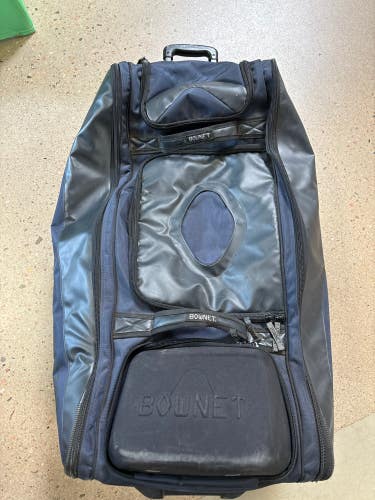 Like New Bownet Commander Catcher's Bag