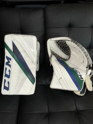 Ccm Extreme Flex 5 Holtby glove and blocker